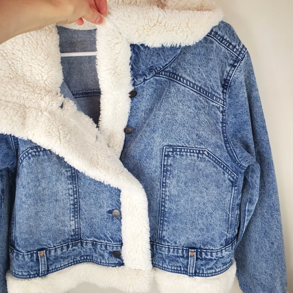 Celebrity Pink Size M Sherpa Button Up Denim Jean Jacket With Pockets - Picture 3 of 13